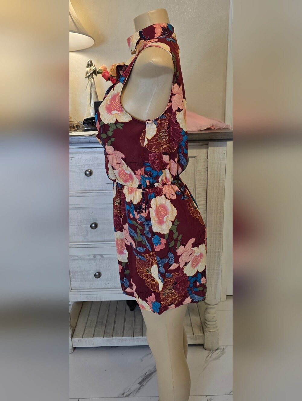 Monteau NWT Floral V-Neck Sleeveless Romper in Burgundy - Picture 4 of 7